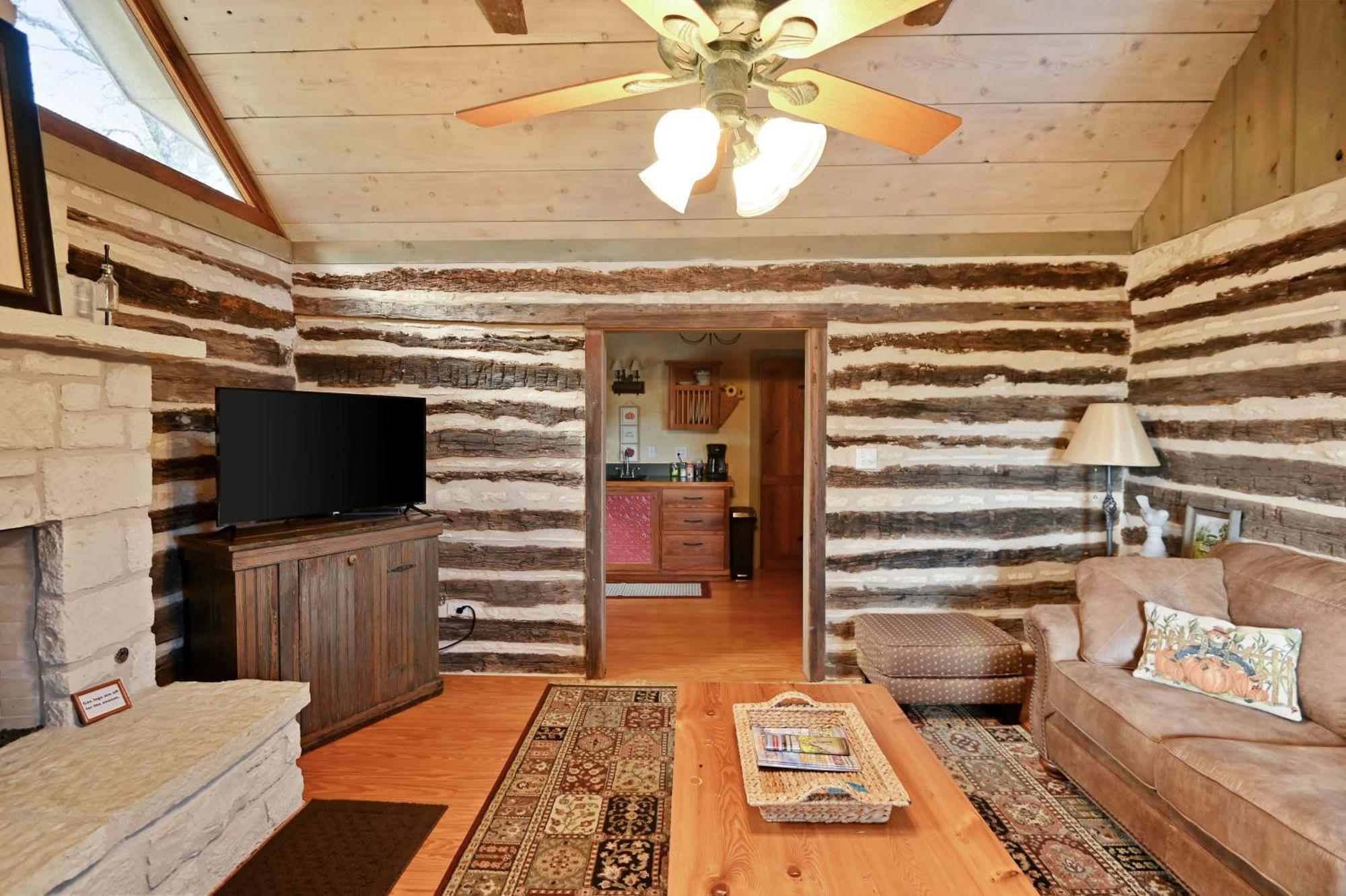 Cabins On Knopp School-Chula Vista Cabin Fredericksburg Bagian luar foto